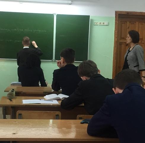 ​Начальник управления образования Н.А.Гордеева 28 января посетила в школе № 60 г. Оренбурга урок русского языка в 8 классе